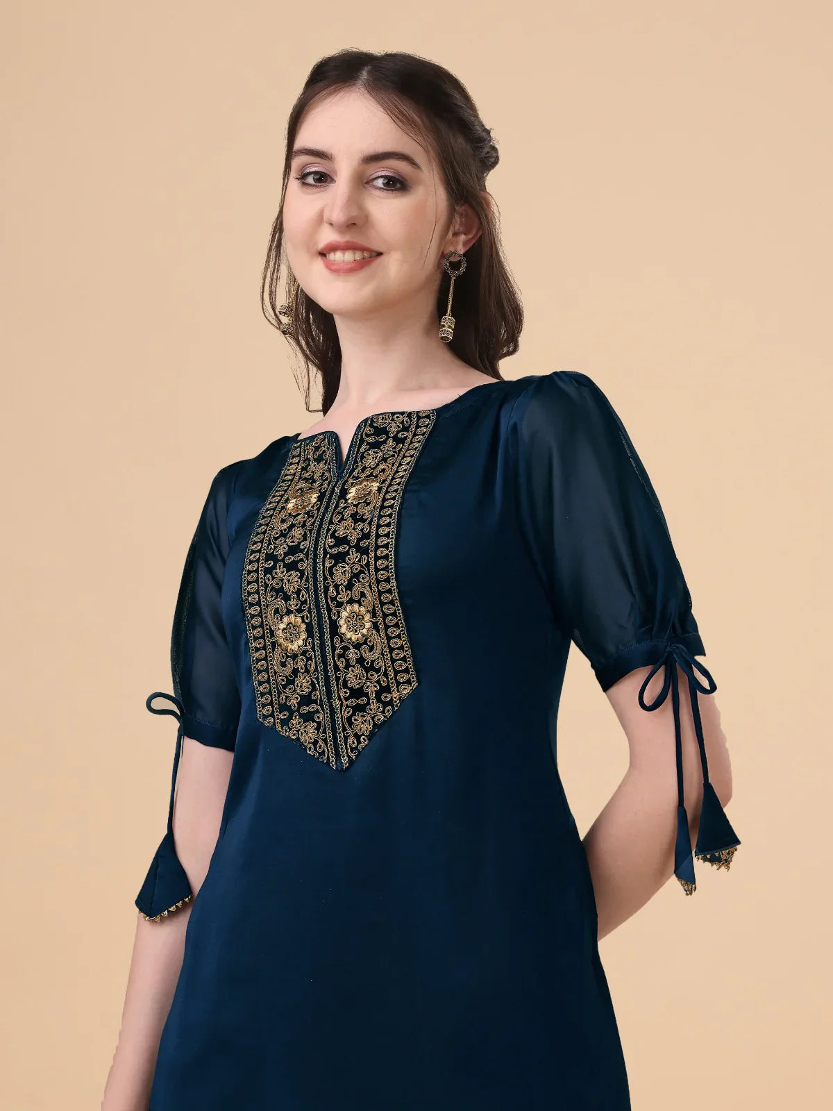 Art Sillk With Embroidery Work And Half Sleev Top Pent